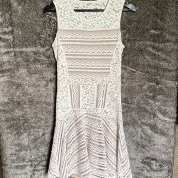 BCBGMaxAzaria “Jalina” White Lace Skater dress - Picture 2 of 6